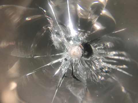 フロントガラス　飛び石　修理　ウインドリペア　フレアー