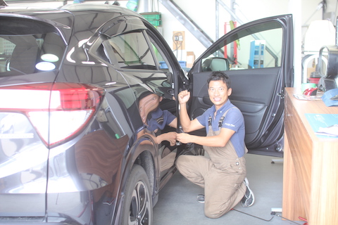 ヴェゼル　ヘコミ　ドア　修理　デントリペア