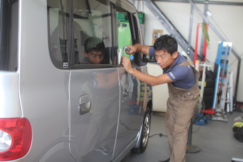 タント　ヘコミ　修理　デントリペア　ドア