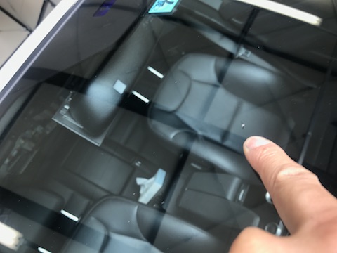 ベンツ フロントガラス 飛び石 修理 ウインドリペア