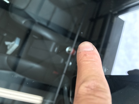 ベンツ フロントガラス 飛び石 修理 ウインドリペア