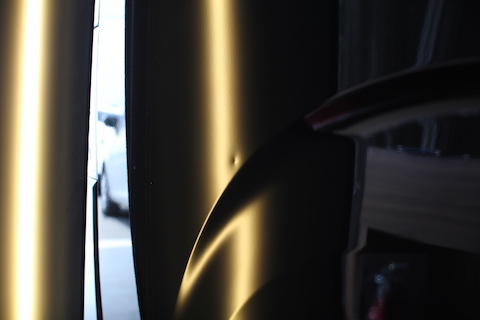 ハイエース　ヘコミ　修理　デントリペア　ドア