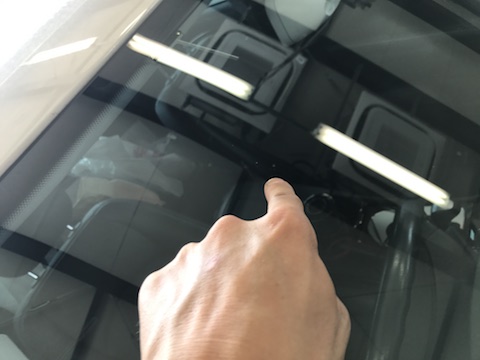 E55　ベンツ　フロントガラス　飛び石　修理　ウインドリペア