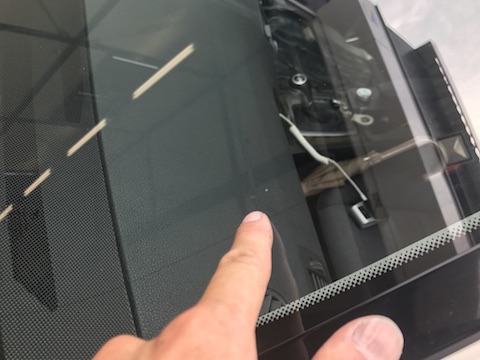 ベンツ　フロントガラス　飛び石　修理　ウインドリペア