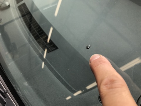 ワゴンR　フロントガラス　飛び石　修理　ウインドリペア