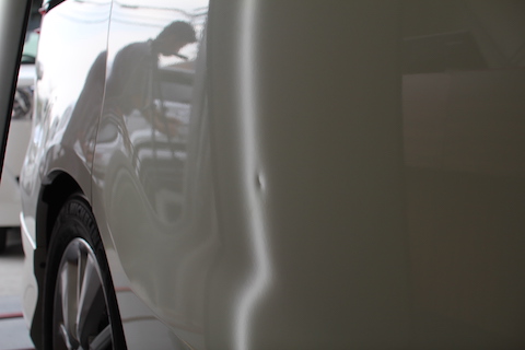 エリシオン　ヘコミ　修理　ドア　デントリペア