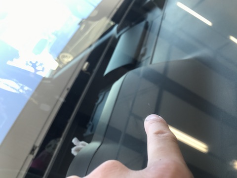 スペイド　フロントガラス　飛び石　修理　ウインドリペア