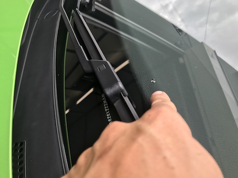 フォルクスワーゲン　シロッコ　フロントガラス　飛び石　修理　ウインドリペア