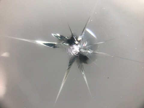 LS600　レクサス　フロントガラス　飛び石　修理　ウインドリペア