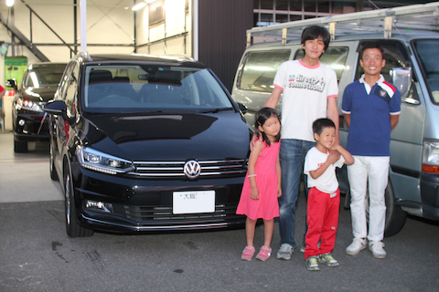 ワーゲン　トゥーラン　ヘコミ　修理　デントリペア　ドア