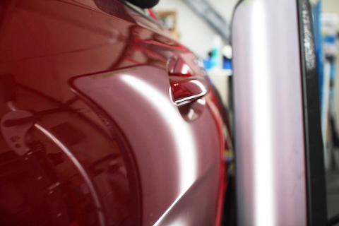 ベンツ　CLA ヘコミ　修理　デントリペア　ドア