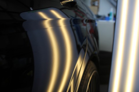 ベンツ　ヘコミ　修理　デントリペア　ドア