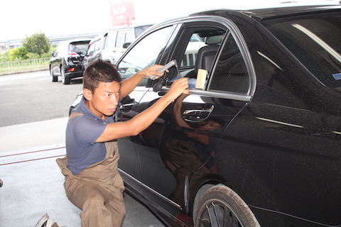 ベンツ　ヘコミ　修理　デントリペア　ドア