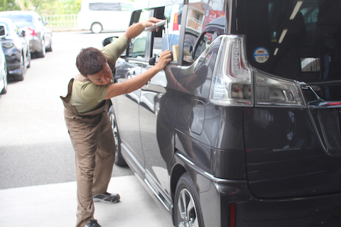 ソリオ　ヘコミ　修理　デントリペア　ドア