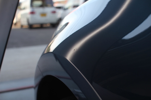 フォルクスワーゲン　ゴルフ　ヘコミ　修理　フェンダー