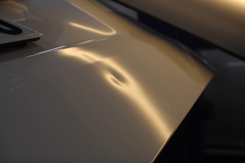 ハイエース　リアゲート　ヘコミ　修理　デントリペア