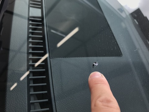 クラウン　フロントガラス　飛び石　修理　ウインドリペア