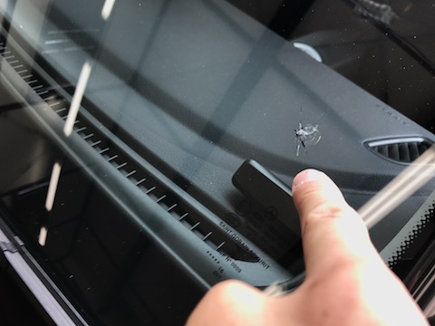 ベンツ　GLC250　フロントガラス　飛び石　修理　ウインドリペア