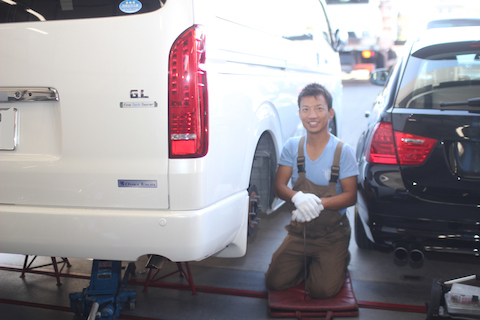 ハイエース　ヘコミ　修理　デントリペア　クォーター