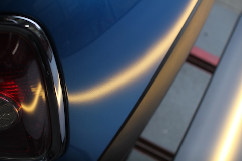 ミニ　クォーター　ヘコミ　修理　デントリペア