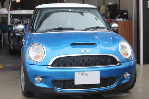 ミニ　クォーター　ヘコミ　修理　デントリペア