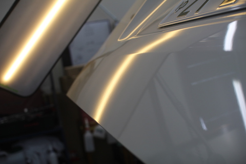 ハイエース　リアゲート　ヘコミ　修理　デントリペア