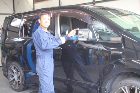 デリカ D5 ヘコミ　修理　デントリペア　ドア