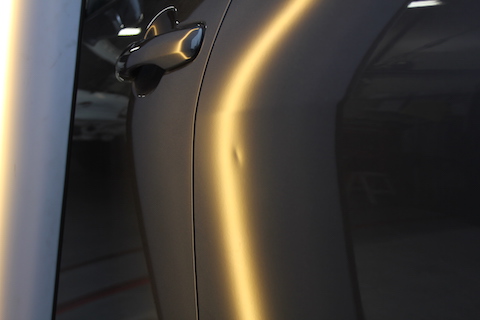 プリウス　ヘコミ　修理　デントリペア　ドア