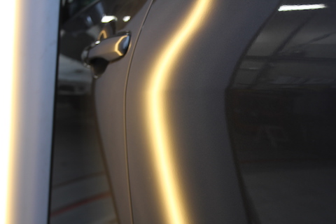 プリウス　ヘコミ　修理　デントリペア　ドア