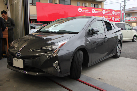 プリウス　ヘコミ　修理　デントリペア　ドア