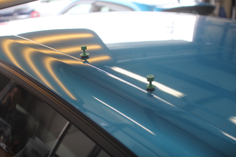 トゥインゴ　ルーフ　ヘコミ　修理　デントリペア