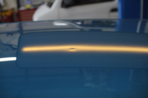 トゥインゴ　ルーフ　ヘコミ　修理　デントリペア