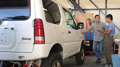 ジムニー　ヘコミ　修理　デントリペア　ドア