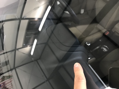 ジープ　コンパス　フロントガラス　飛び石　修理　ウインドリペア