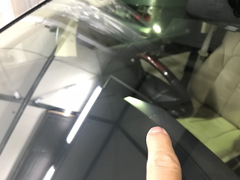 ヴェルファイア　フロントガラス　飛び石　修理　ウインドリペア