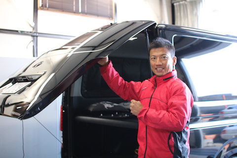 ハイエース　リアゲート　ヘコミ　修理　デントリペア