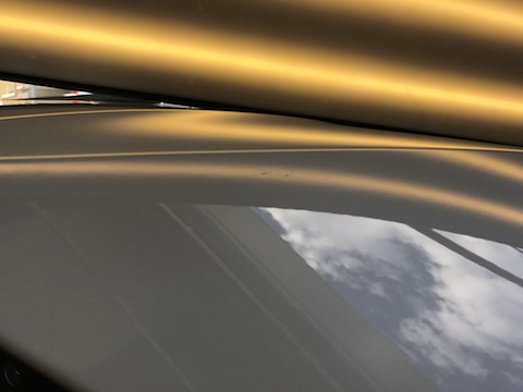 レボーグ　ヘコミ　修理　デントリペア　ボンネット