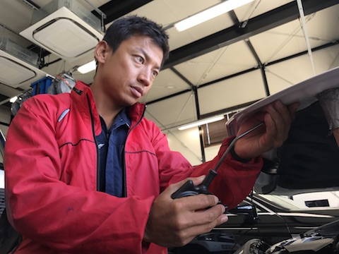 レボーグ　ヘコミ　修理　デントリペア　ボンネット