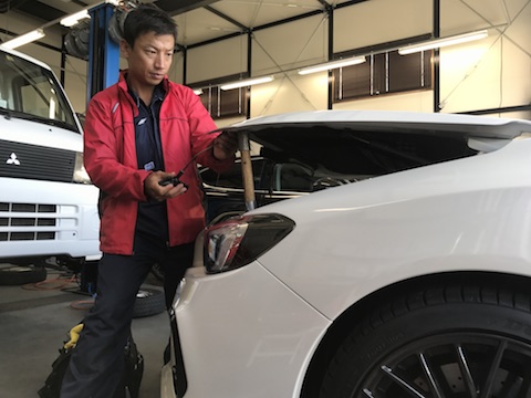 レボーグ　ヘコミ　修理　デントリペア　ボンネット