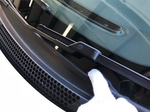 アバルト　595 フロントガラス　飛び石　修理　ウインドリペア