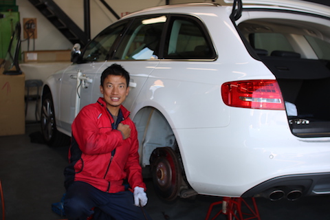 アウディ　S4 ヘコミ　修理　デントリペア　リアクォーター