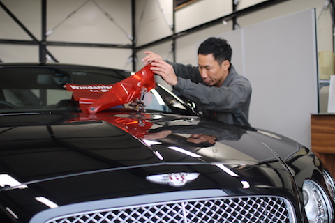 ベントレー　フロントガラス　飛び石　修理　ウインドリペア