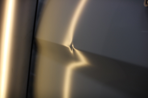 セレナ　ヘコミ　修理　デントリペア　リアゲート　ドア