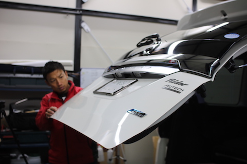 セレナ　ヘコミ　修理　デントリペア　リアゲート　ドア