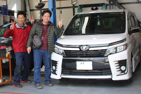 ウインドリペア ヴォクシー 飛び石 修理 フロントガラス