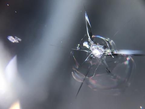 大阪のフロントガラス、飛び石修理・リペアはデントスマイル