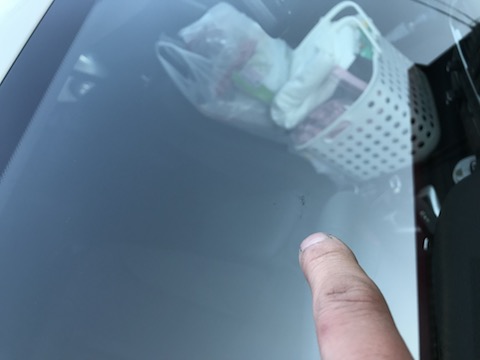 大阪のフロントガラス、飛び石修理・リペアはデントスマイル