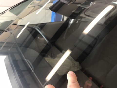 フロントガラスの傷、交換しないで15,000円で直します！