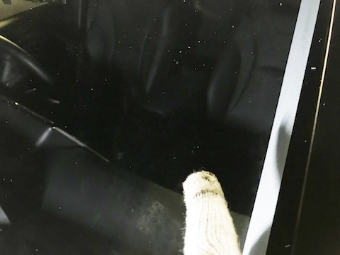 大阪のフロントガラス飛び石修理、断られた傷も直します！