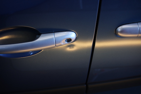 車のヘコミ、修理代が半額以下！